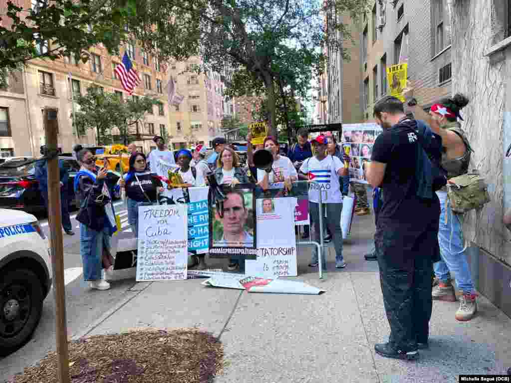 Manifestación frente a la Misión Permanente de Cuba ante ONU, en Nueva York.