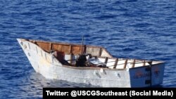 Una balsa en la que se trasladaba un grupo de migrantes cubanos que intentaba llegar a Estados Unidos. 