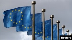 La bandera de la UE ondea en la sede de la Comisión Europea, el brazo ejecutivo de la Unión, en Bruselas, el 2 de octubre de 2019. Foto de archivo.