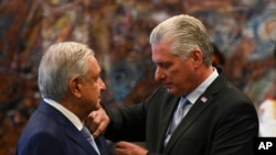 El mandatario mexicano Andrés Manuel López Obrador confirmó que no asistirá a la cumbre, en protesta por la exclusión de los gobernantes de Cuba, Miguel Díaz-Canel
(en la foto); Nicaragua, Daniel Ortega, y Venezuela, Nicolás Maduro. (Foto: Yamil Lage vía AP)