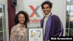 Luis Manuel Otero Alcántara y Yanelis Núñez reciben el Premio a la Libertad de Expresión para las Artes de la organización Index on Censorship por su proyecto Museo de la Disidencia. Foto Archivo.