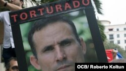 Protesta frente al Consulado Español en la Ciudad de Coral Gables por el encarcelamiento de José Daniel Ferrer. 