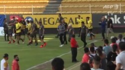 Maradona dirige su primer entrenamiento con los Dorados de Sinaloa