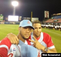 (i-d) Yulieski y Lourdes Gurriel.