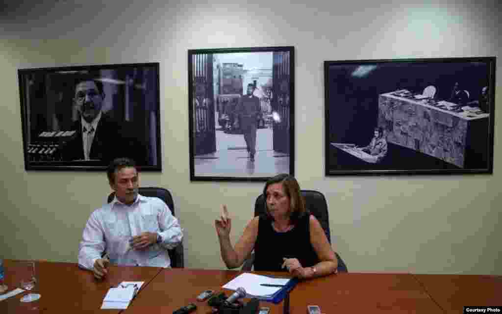 Gustavo Machin y Josefina Vidal en el MINREX