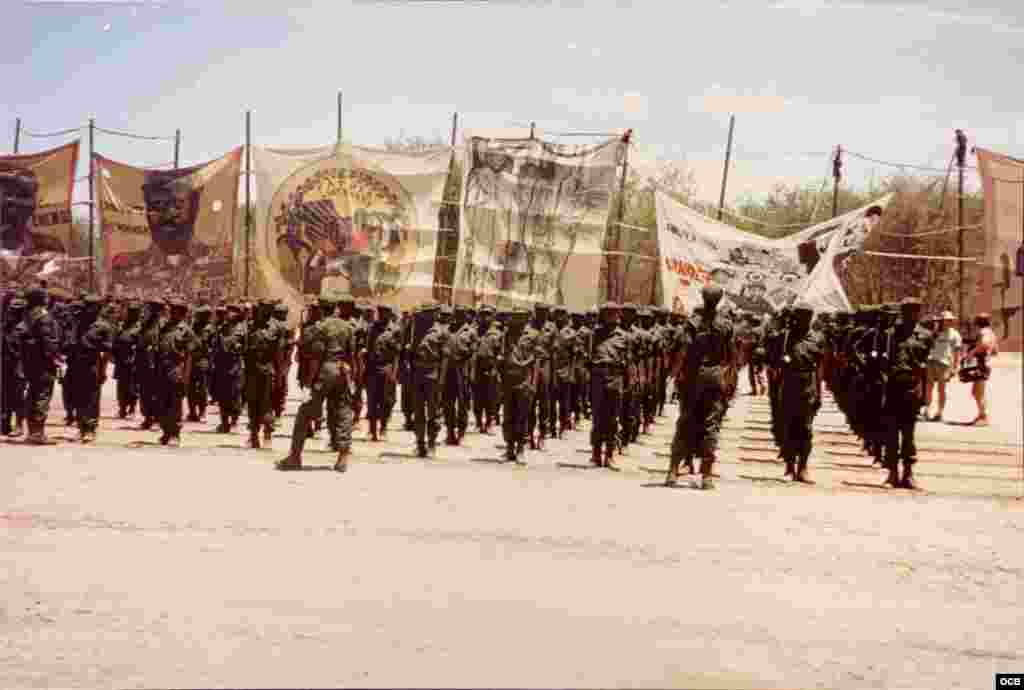 Formación de tropas de UNITA en la ciudad de Jamba, en 1987.