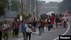 Migrantes en Huixtla, Chiapas, Mexico, el 26 de abril de 2023. (REUTERS/Gabriela Sanabria).