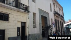 Antiguas oficinas del Banco Núñez en la calle Mercaderas de La Habana Vieja. (Captura de imagen/Segunda Zafra)