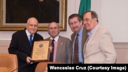 Maurice Ferré, Raúl Valdes-Fauli, Carlos Sánchez Berzaín y Carlos Alberto Montaner.