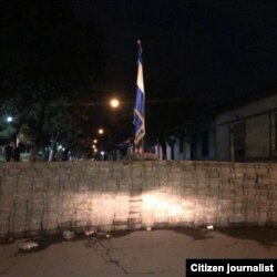 Una barricada de adoquines en Masaya.