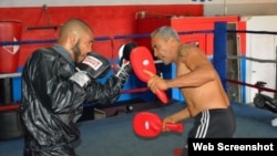 (i-e) Hairon El Majá Socarras y su entrenador Jorge Rubio.