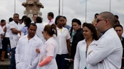 Médicos cubanos relatan sus experiencias en las misiones