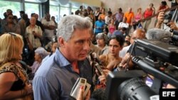 Miguel Diaz-Canel en los funerales de Juan Formell