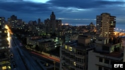 El barrio habanero de El Vedado, con el malecón al fondo. 