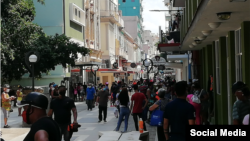 Colas en la capital cubana durante la pandemia.