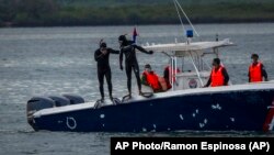 Una patrulla de guardafronteras de Cuba. (AP/Ramon Espinosa/Archivo)