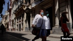 La Habana continúa reportando elevadas cifras de contagio por coronavirus. (REUTERS/Alexandre Meneghini)