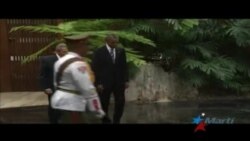 Raúl Castro recibe a Barack Obama